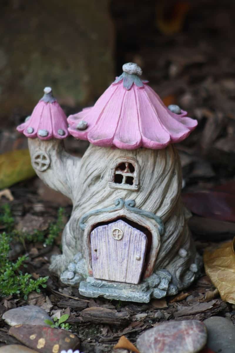 How to Make a Succulent Fairy Garden in As Little as 2 Hours ...
